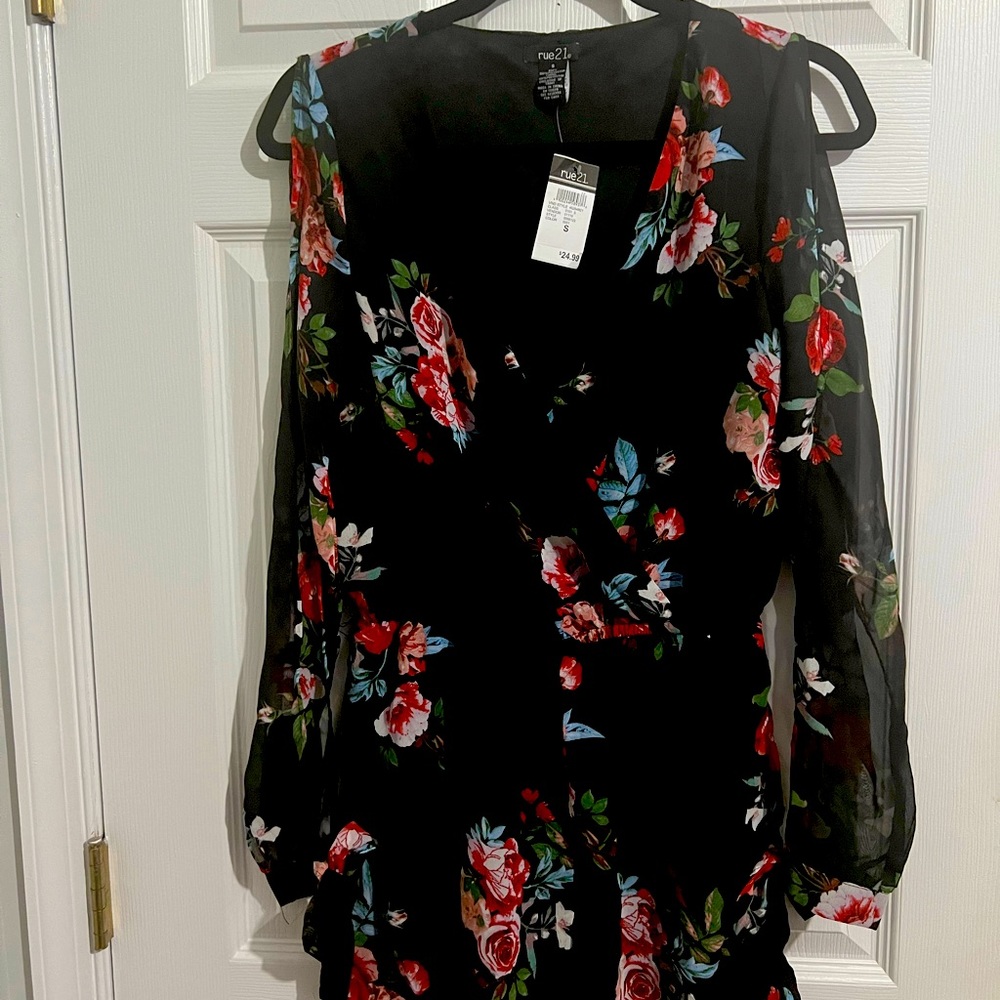 Rue 21 Black Floral Print Romper